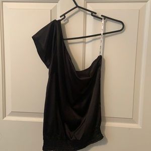 One sleeved black top
